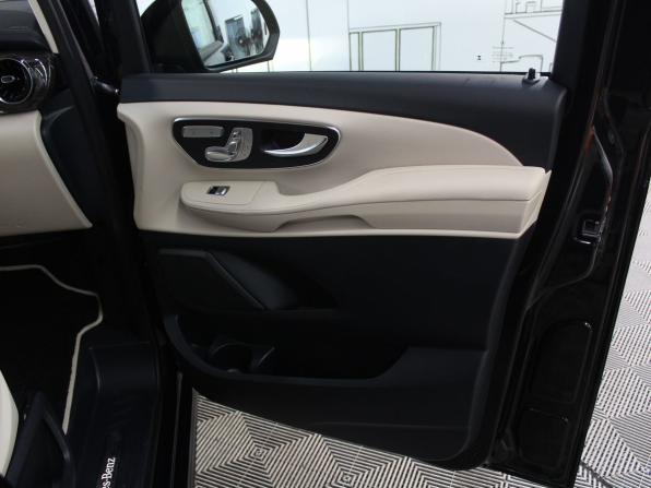 Mercedes-Benz V-Класс III (W447) Рестайлинг с пробегом 2023 года, цена 10 300 000 рублей, 57018 км, минивэн, Автокод Объявления