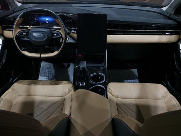 Geely Atlas II с пробегом 2024 года, цена 2 345 000 рублей, 51000 км, внедорожник, Автокод Объявления