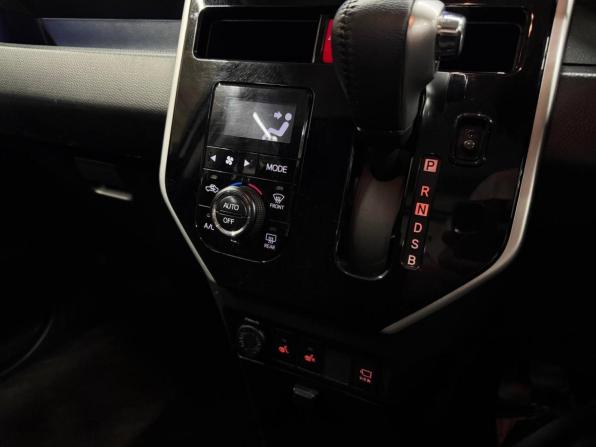 Toyota Roomy I с пробегом 2018 года, цена 1 269 000 рублей, 66368 км, микровэн, Автокод Объявления