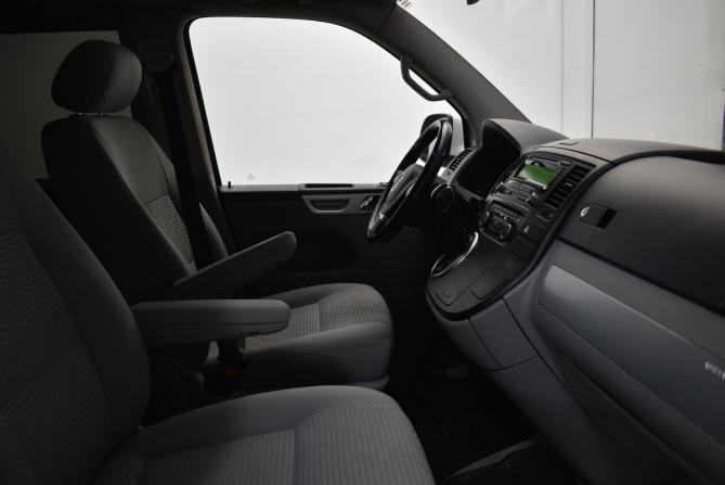 Volkswagen Multivan T5 Рестайлинг с пробегом 2012 года, цена 2 325 000 рублей, 179020 км, минивэн, Автокод Объявления