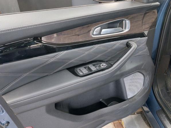 Exeed VX I с пробегом 2023 года, цена 2 520 000 рублей, 39077 км, внедорожник, Автокод Объявления
