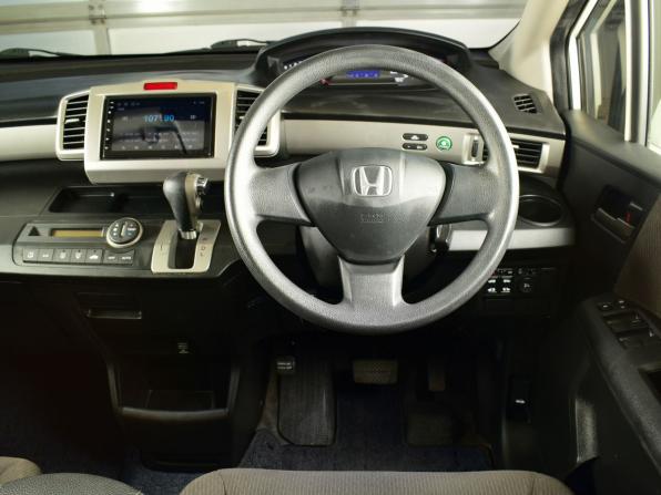 Honda Freed I с пробегом 2011 года, цена 1 049 995 рублей, 138983 км, компактвэн, Автокод Объявления