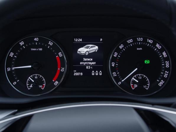 Skoda Octavia IV (A8) с пробегом 2021 года, цена 2 580 000 рублей, 20030 км, лифтбек, Автокод Объявления