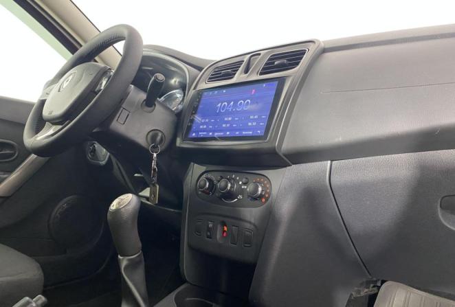 Renault Sandero II с пробегом 2015 года, цена 700 000 рублей, 198404 км, хэтчбек, Автокод Объявления