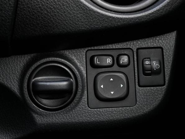 Toyota Vitz III (XP130) Рестайлинг 2 с пробегом 2019 года, цена 899 000 рублей, 74165 км, хэтчбек, Автокод Объявления
