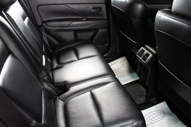 Mitsubishi Outlander III Рестайлинг 3 с пробегом 2019 года, цена 2 429 000 рублей, 195900 км, внедорожник, Автокод Объявления
