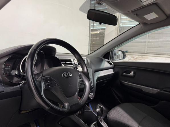 Kia Rio III Рестайлинг с пробегом 2017 года, цена 1 179 800 рублей, 105000 км, седан, Автокод Объявления