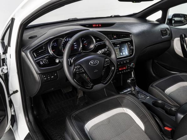 Kia Ceed II Рестайлинг с пробегом 2017 года, цена 1 599 000 рублей, 154066 км, хэтчбек, Автокод Объявления