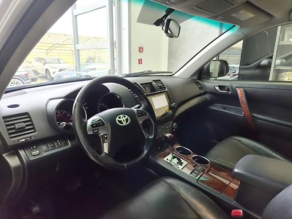 Toyota Highlander II (XU40) Рестайлинг с пробегом 2011 года, цена 1 890 000 рублей, 245000 км, внедорожник, Автокод Объявления