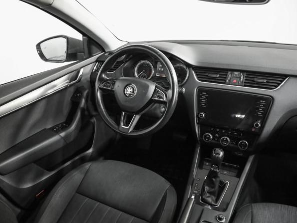 Skoda Octavia III (A7) Рестайлинг с пробегом 2018 года, цена 2 039 000 рублей, 138357 км, лифтбек, Автокод Объявления