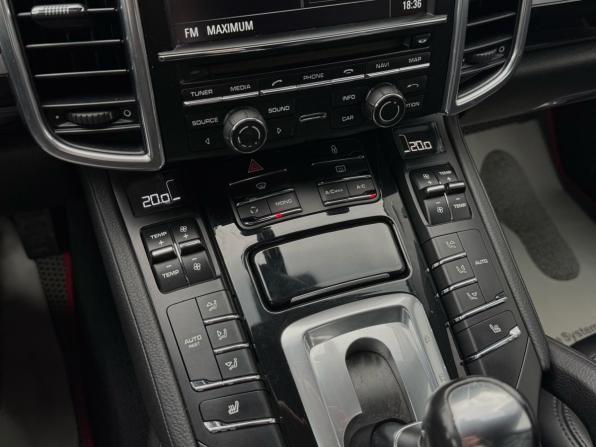 Porsche Cayenne II (958) с пробегом 2012 года, цена 2 090 000 рублей, 215231 км, внедорожник, Автокод Объявления