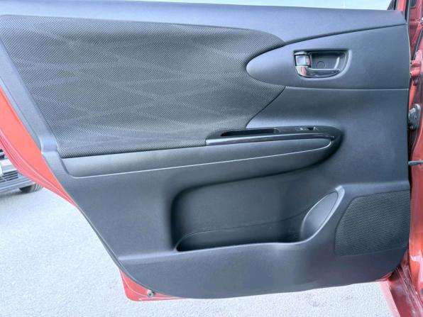 Toyota Wish II Рестайлинг с пробегом 2014 года, цена 997 777 рублей, 105617 км, минивэн, Автокод Объявления