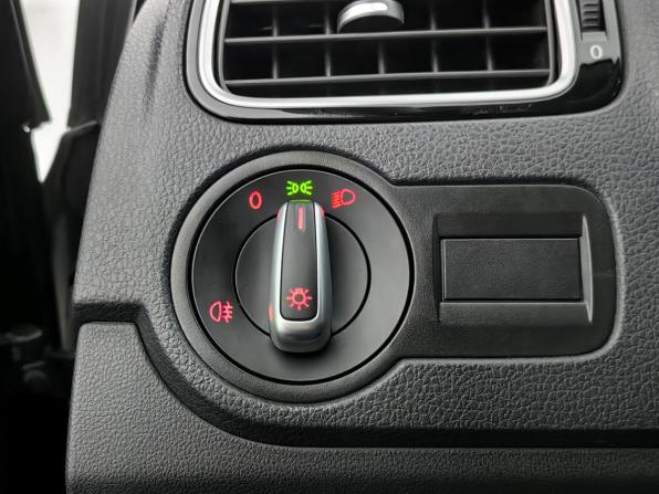 Volkswagen Polo V Рестайлинг с пробегом 2019 года, цена 1 345 000 рублей, 143676 км, седан, Автокод Объявления