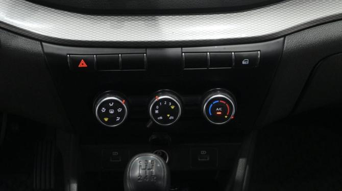 Lada (ВАЗ) Vesta I Рестайлинг (NG) с пробегом 2023 года, цена 1 095 000 рублей, 50001 км, седан, Автокод Объявления