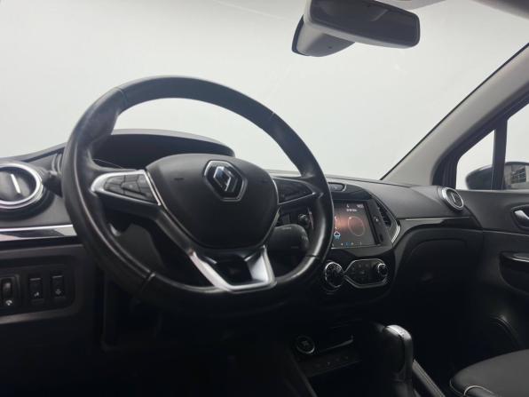 Renault Kaptur I Рестайлинг с пробегом 2021 года, цена 1 579 000 рублей, 120028 км, внедорожник, Автокод Объявления