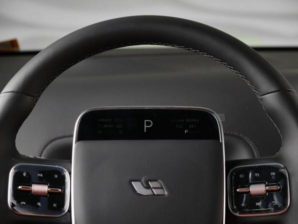 Новый Li Auto (Lixiang) L9 I Рестайлинг 2025 года, цена 11 890 000 рублей, внедорожник, Автокод Объявления