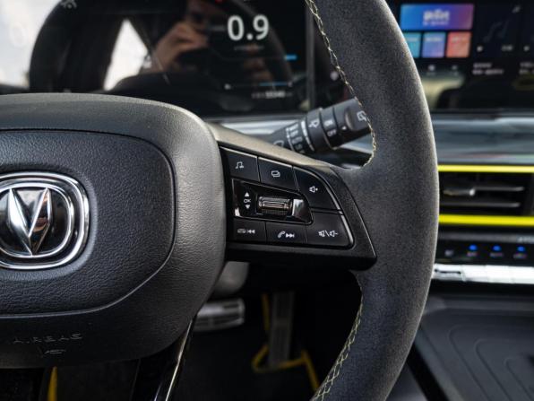 Changan UNI-T I с пробегом 2022 года, цена 2 380 000 рублей, 55340 км, внедорожник, Автокод Объявления