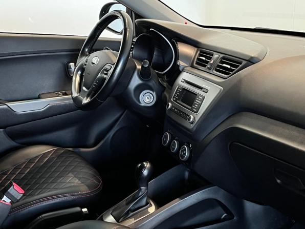 Kia Rio III Рестайлинг с пробегом 2016 года, цена 1 130 000 рублей, 96395 км, хэтчбек, Автокод Объявления