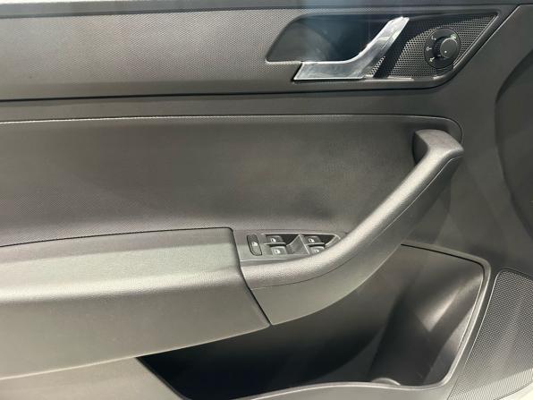 Skoda Rapid I с пробегом 2014 года, цена 878 900 рублей, 143682 км, лифтбек, Автокод Объявления