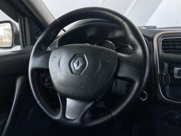 Renault Logan II с пробегом 2018 года, цена 385 000 рублей, 230382 км, седан, Автокод Объявления