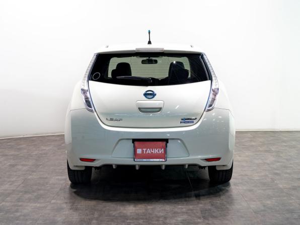 Nissan Leaf I (ZE0/AZE0) с пробегом 2011 года, цена 800 000 рублей, 112270 км, хэтчбек, Автокод Объявления