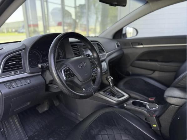 Hyundai Elantra VI (AD) Рестайлинг с пробегом 2018 года, цена 1 580 000 рублей, 149500 км, седан, Автокод Объявления