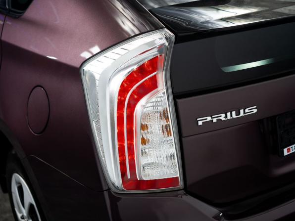 Toyota Prius III Рестайлинг (XW30) с пробегом 2014 года, цена 1 250 500 рублей, 180900 км, лифтбек, Автокод Объявления