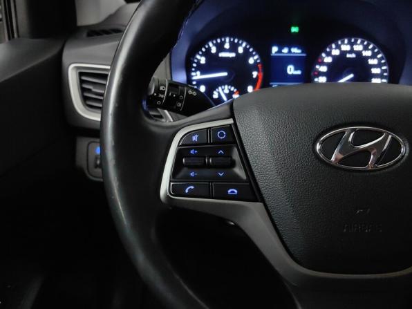 Hyundai Solaris II с пробегом 2017 года, цена 1 051 000 рублей, 155000 км, седан, Автокод Объявления