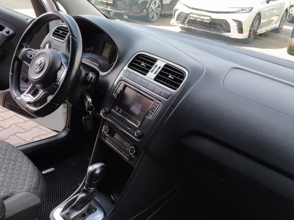 Volkswagen Polo V Рестайлинг с пробегом 2018 года, цена 1 290 000 рублей, 158407 км, седан, Автокод Объявления