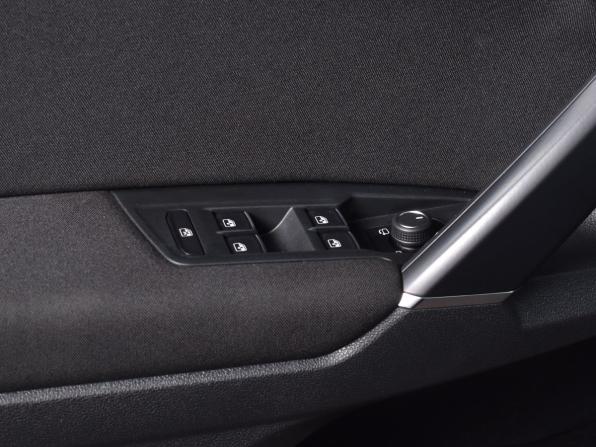 Volkswagen Tiguan II с пробегом 2018 года, цена 2 349 999 рублей, 153387 км, внедорожник, Автокод Объявления