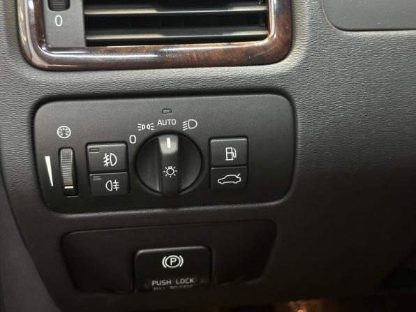 Volvo XC70 II с пробегом 2012 года, цена 1 580 000 рублей, 225425 км, универсал, Автокод Объявления