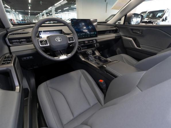 Toyota RAV4 VI (XA60) с пробегом 2026 года, цена 4 300 000 рублей, 25 км, внедорожник, Автокод Объявления