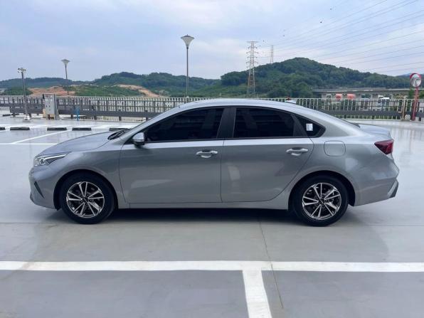 Kia K3 II Рестайлинг с пробегом 2022 года, цена 1 700 000 рублей, 10000 км, седан, Автокод Объявления