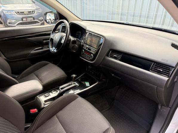 Mitsubishi Outlander III Рестайлинг 3 с пробегом 2019 года, цена 1 699 000 рублей, 85537 км, внедорожник, Автокод Объявления