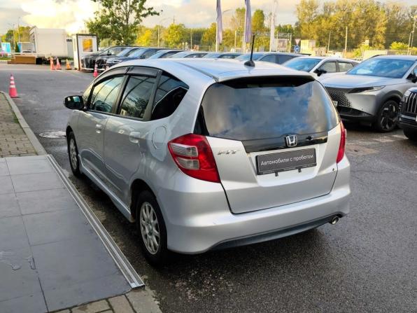 Honda Fit II с пробегом 2009 года, цена 470 000 рублей, 256618 км, хэтчбек, Автокод Объявления