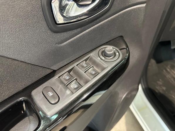 Renault Kaptur I с пробегом 2018 года, цена 1 175 000 рублей, 135001 км, внедорожник, Автокод Объявления