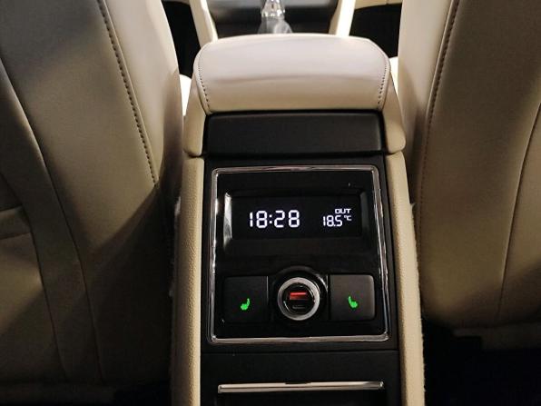 Skoda Superb II Рестайлинг с пробегом 2014 года, цена 1 939 000 рублей, 79732 км, лифтбек, Автокод Объявления
