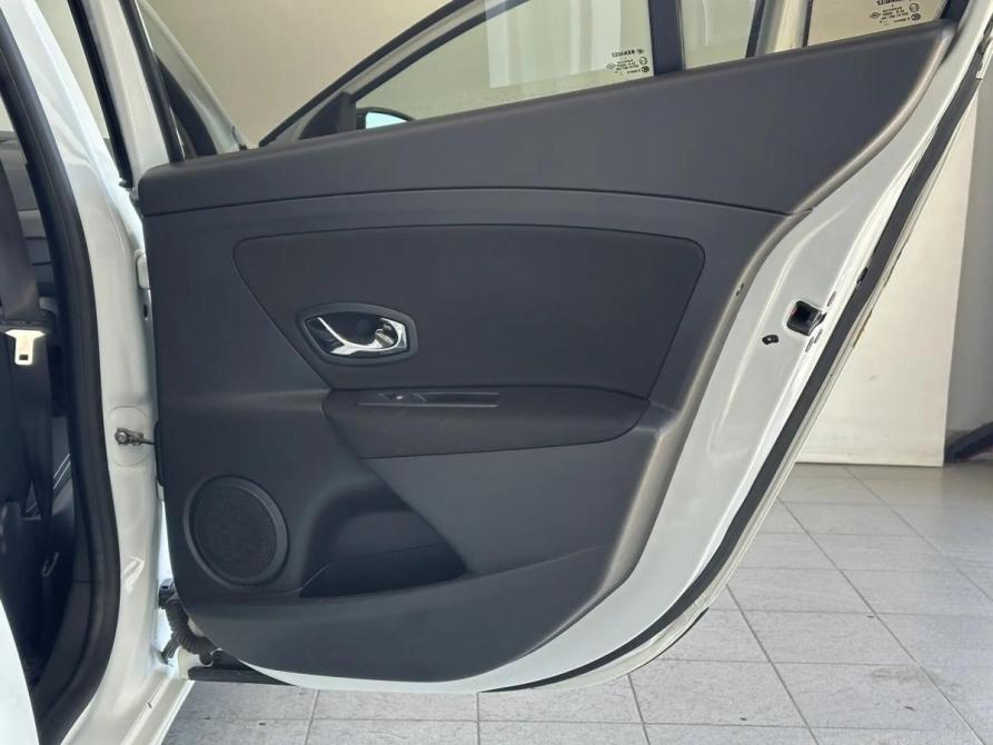 Renault Fluence I Рестайлинг Барнаул  - изображение 18