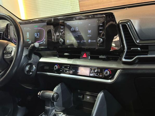Kia Sportage V с пробегом 2022 года, цена 3 099 000 рублей, 44000 км, внедорожник, Автокод Объявления