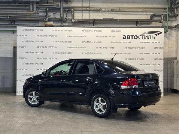 Volkswagen Polo V с пробегом 2013 года, цена 559 000 рублей, 212000 км, седан, Автокод Объявления