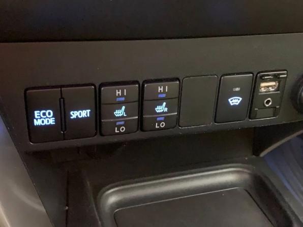 Toyota RAV4 IV (XA40) Рестайлинг с пробегом 2018 года, цена 2 200 000 рублей, 243474 км, внедорожник, Автокод Объявления