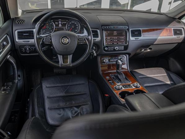 Volkswagen Touareg II Рестайлинг с пробегом 2015 года, цена 3 150 000 рублей, 235851 км, внедорожник, Автокод Объявления
