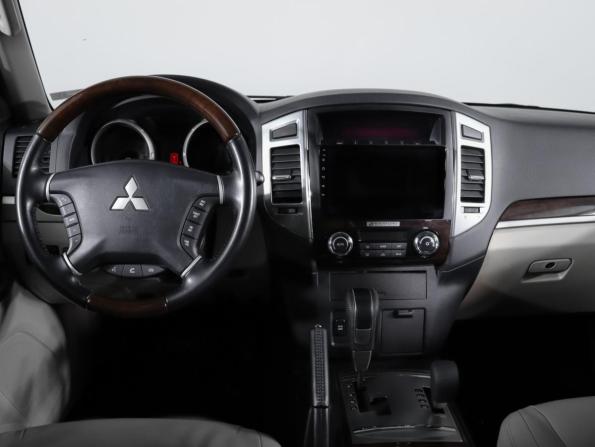 Mitsubishi Pajero IV Рестайлинг 2 с пробегом 2019 года, цена 3 803 961 рубль, 57296 км, внедорожник, Автокод Объявления