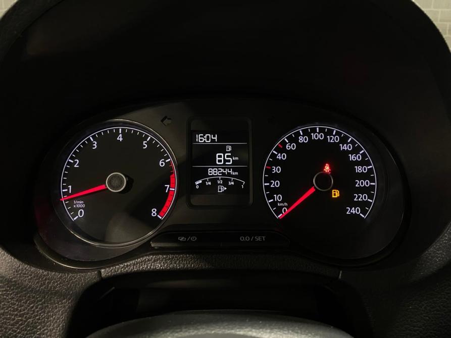 Volkswagen Polo V Рестайлинг Челябинск  - изображение 21