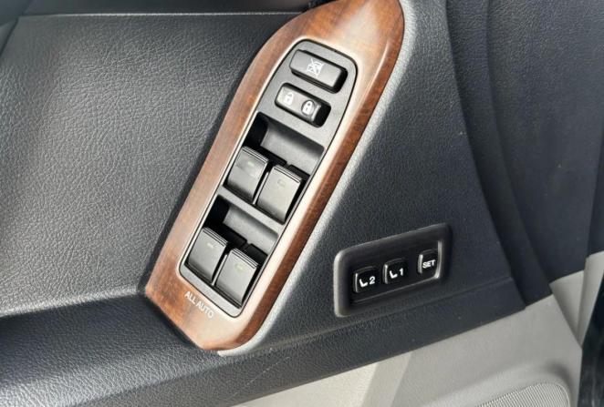 Toyota Land Cruiser Prado 150 Series с пробегом 2012 года, цена 2 545 000 рублей, 263828 км, внедорожник, Автокод Объявления
