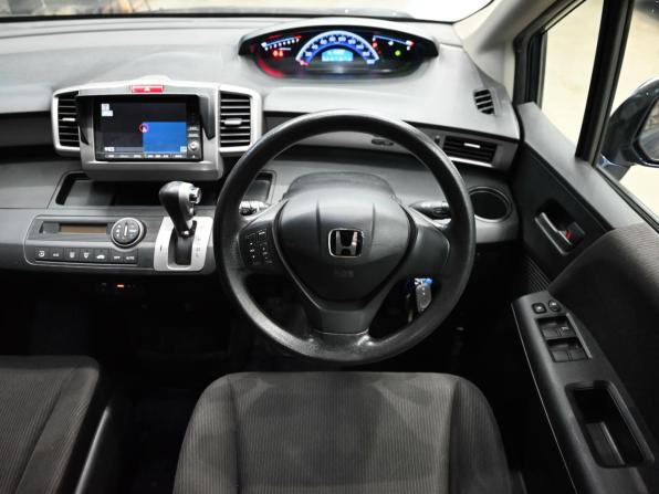 Honda Freed I Рестайлинг с пробегом 2011 года, цена 1 040 000 рублей, 153558 км, компактвэн, Автокод Объявления