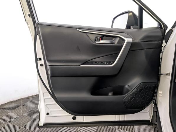 Toyota RAV4 V (XA50) с пробегом 2021 года, цена 3 100 000 рублей, 138659 км, внедорожник, Автокод Объявления
