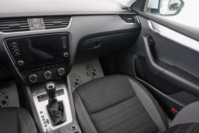 Skoda Octavia III (A7) Рестайлинг с пробегом 2019 года, цена 1 429 000 рублей, 129000 км, лифтбек, Автокод Объявления