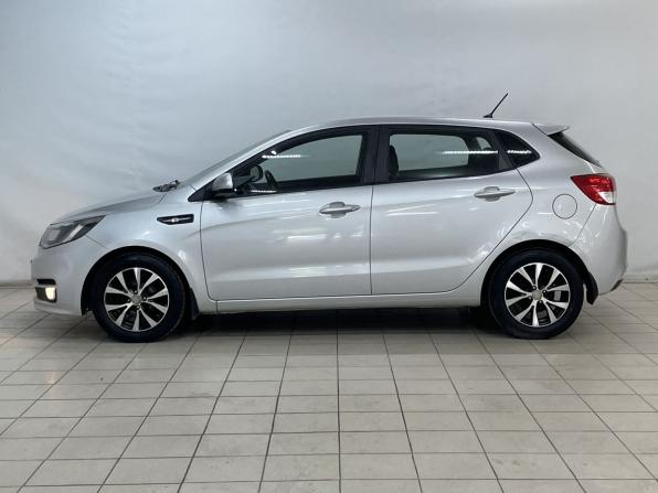 Kia Rio III Рестайлинг с пробегом 2016 года, цена 950 000 рублей, 119683 км, хэтчбек, Автокод Объявления