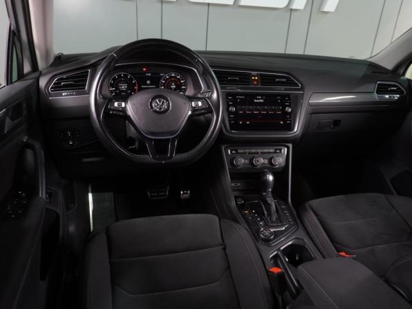Volkswagen Tiguan II с пробегом 2018 года, цена 2 999 000 рублей, 79972 км, внедорожник, Автокод Объявления